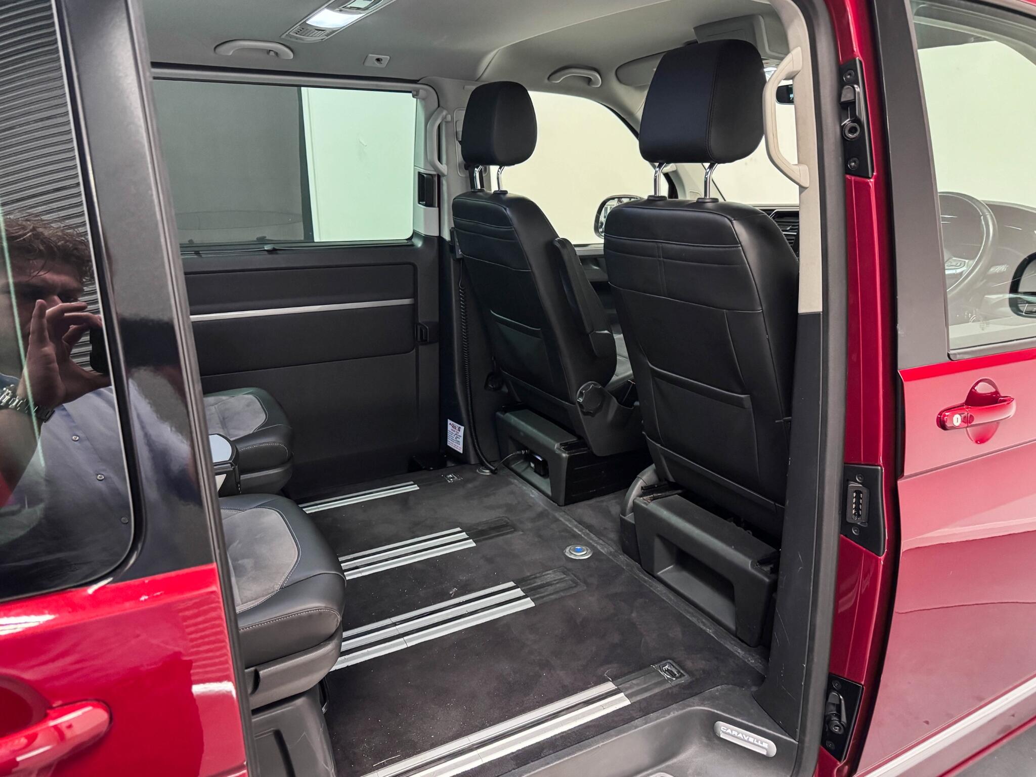 Volkswagen Caravelle view 33