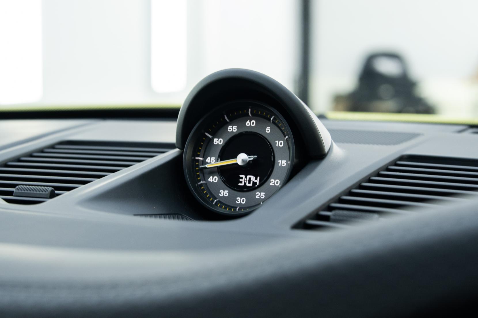 Porsche 911 view 23