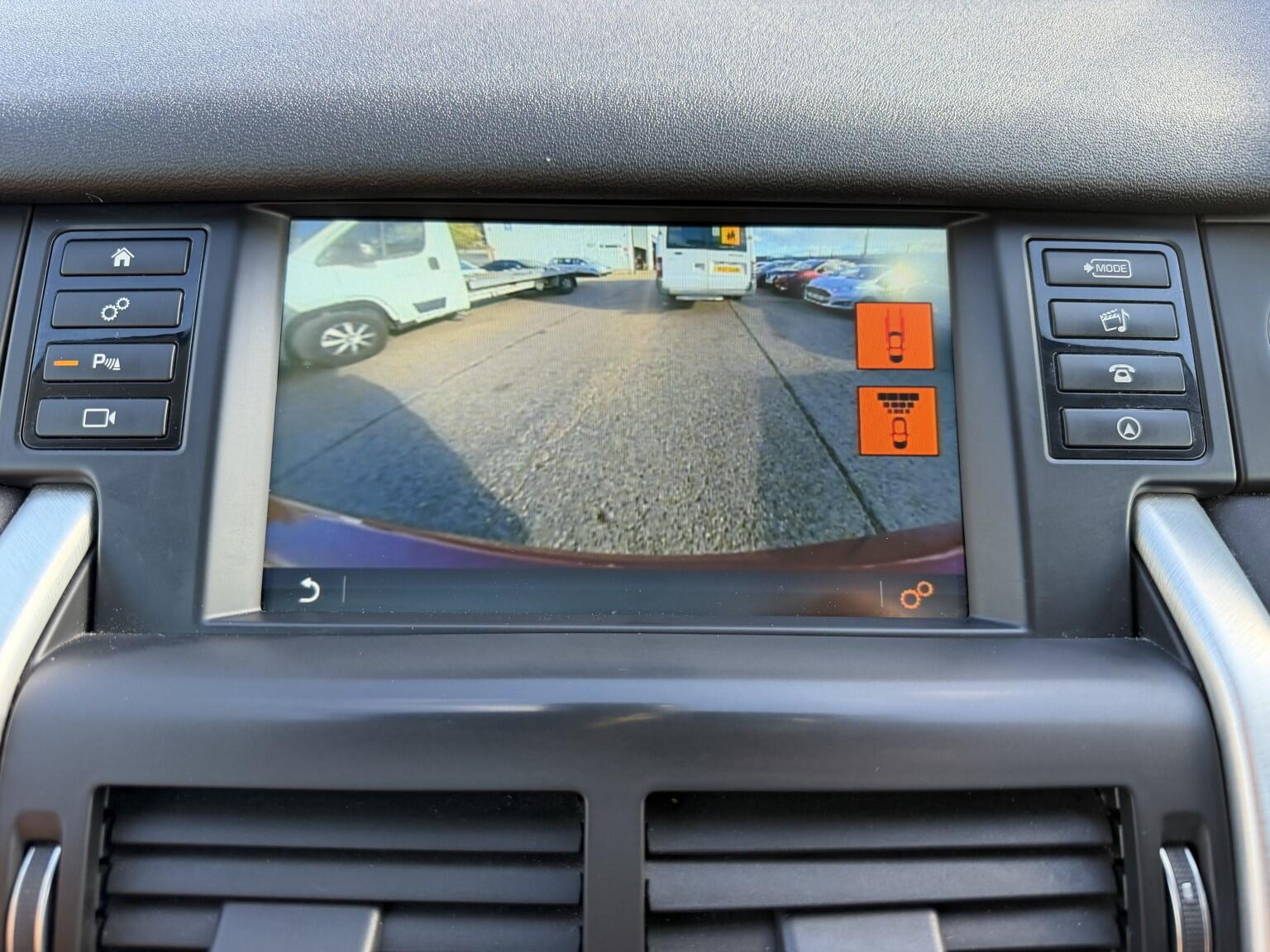 Land Rover Discovery Sport view 46