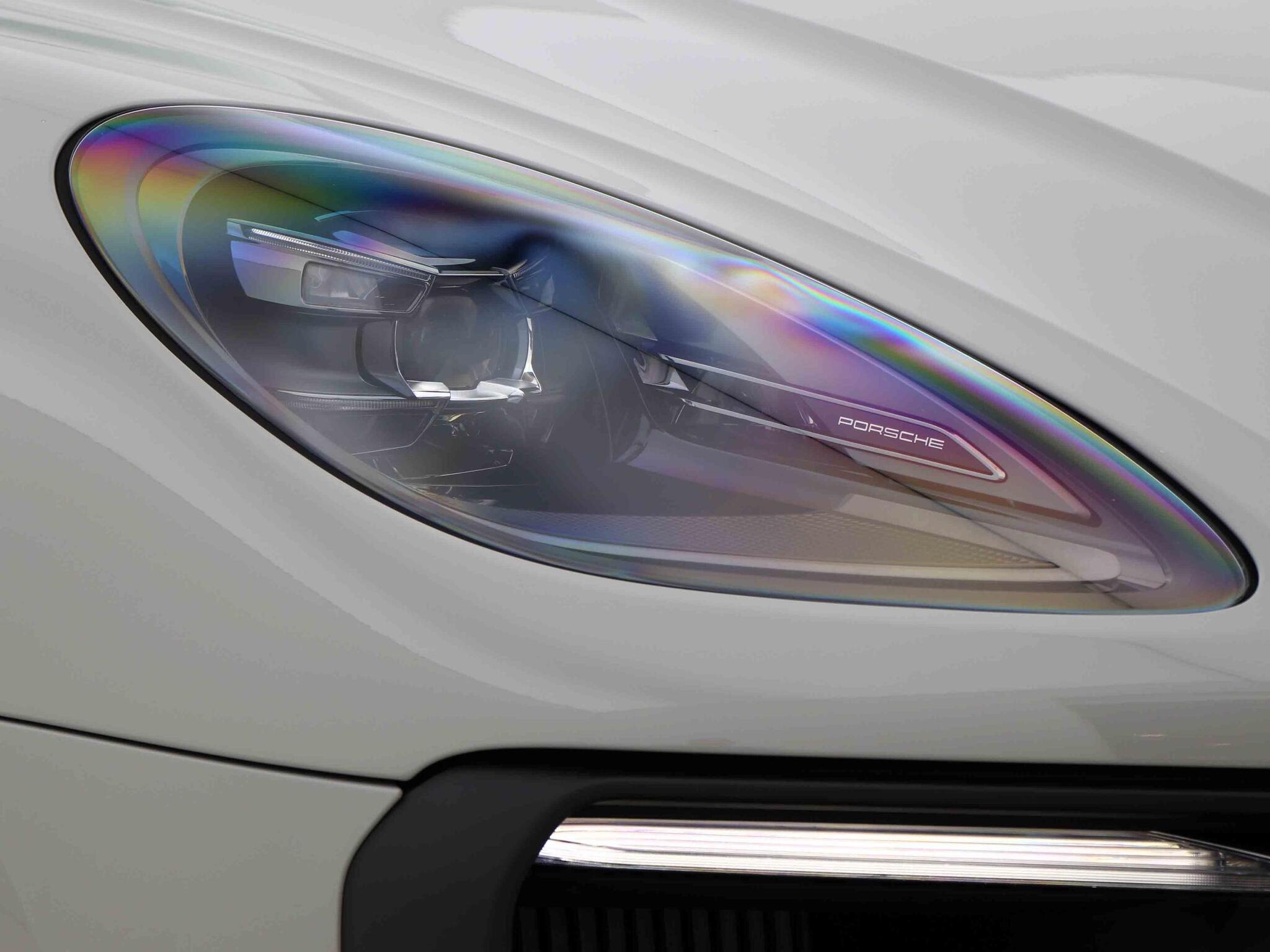 Porsche Macan view 18