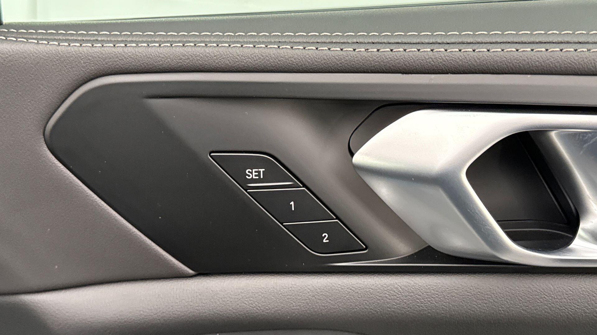 BMW X5 view 33