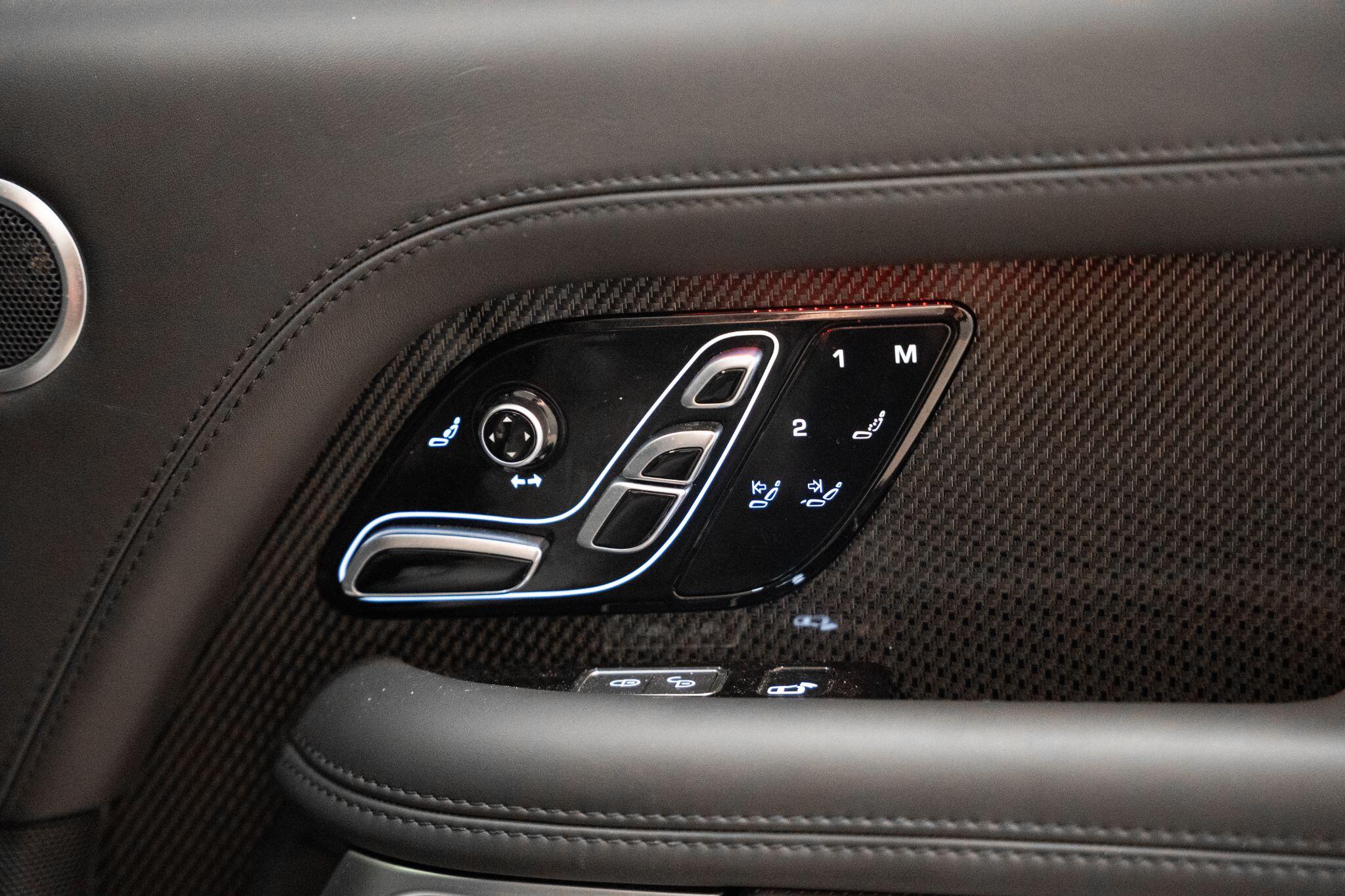 Land Rover Range Rover view 28