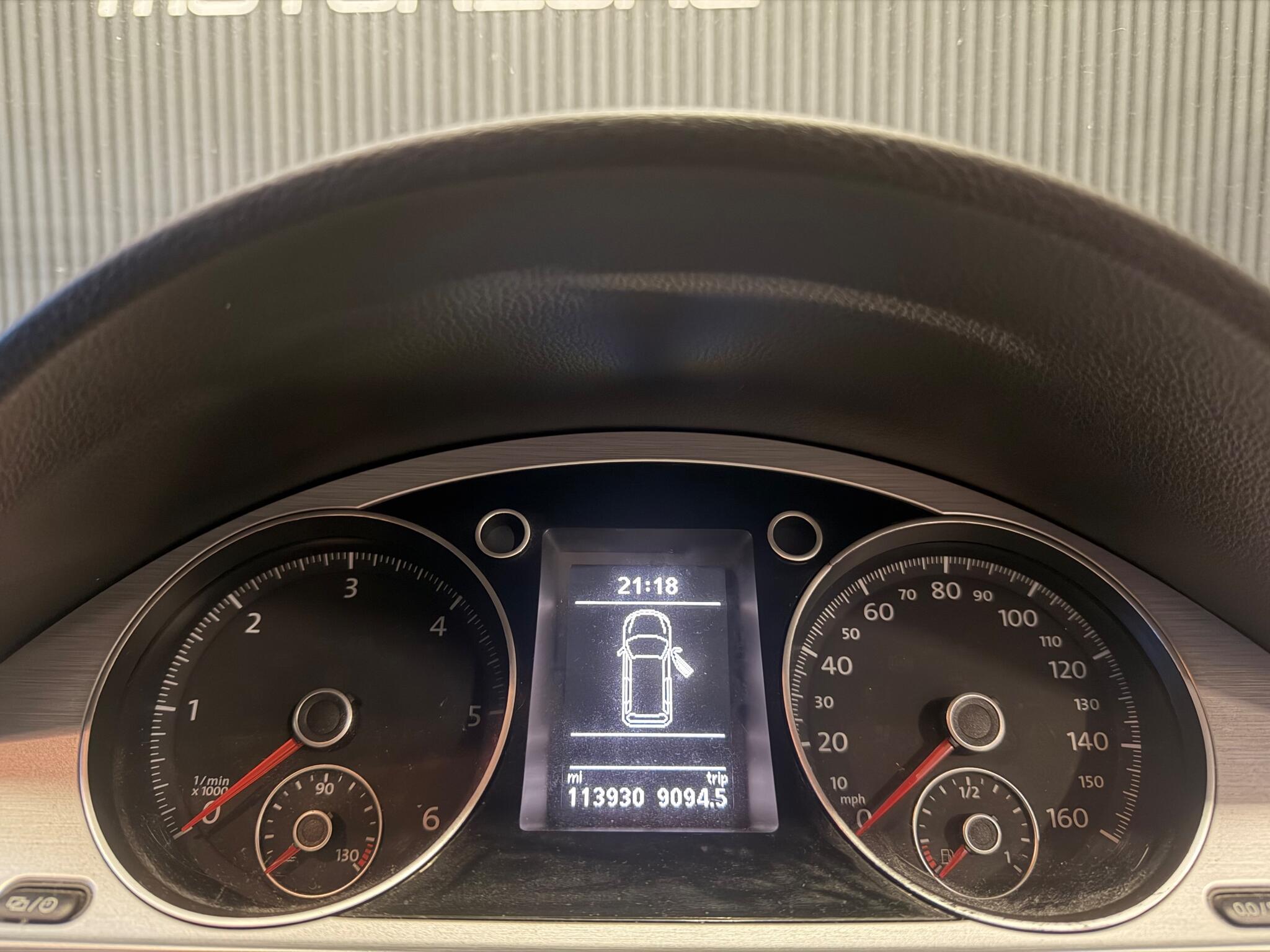 Volkswagen Passat view 11
