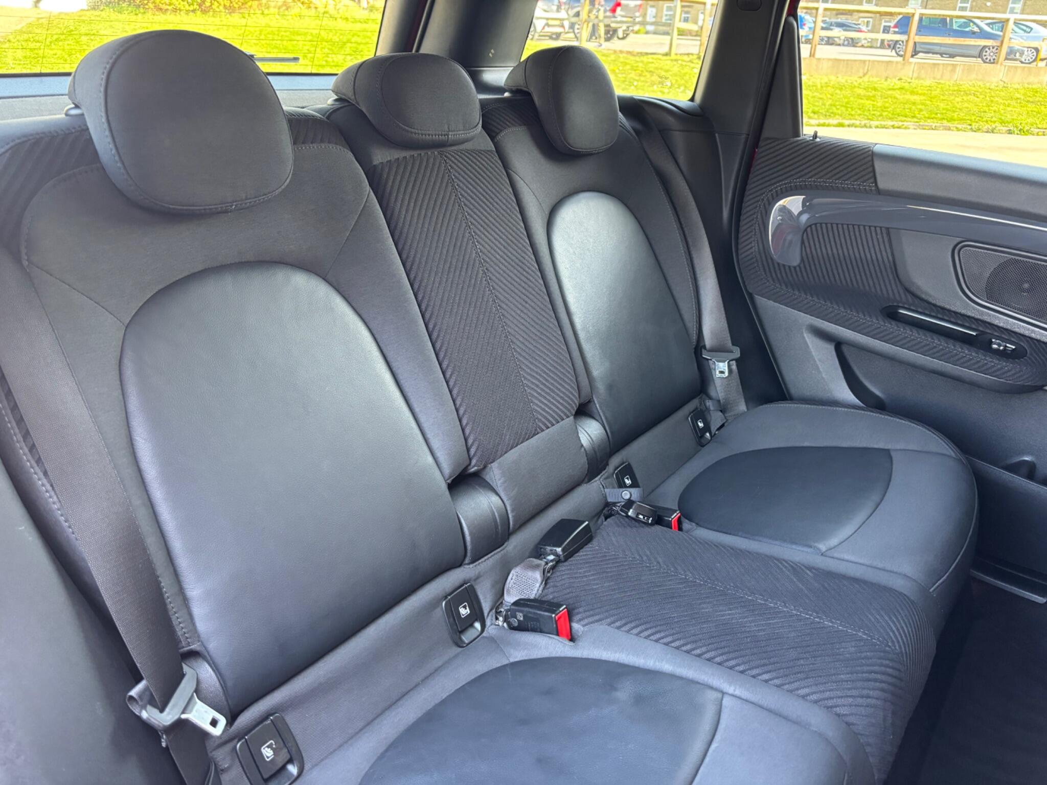 Mini Countryman view 26