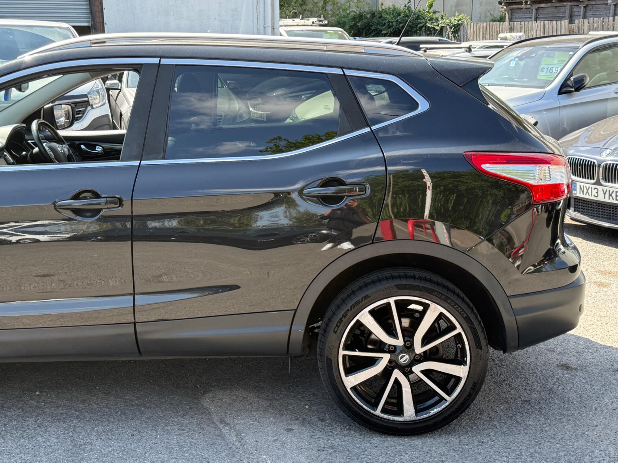 Nissan Qashqai - Image 12