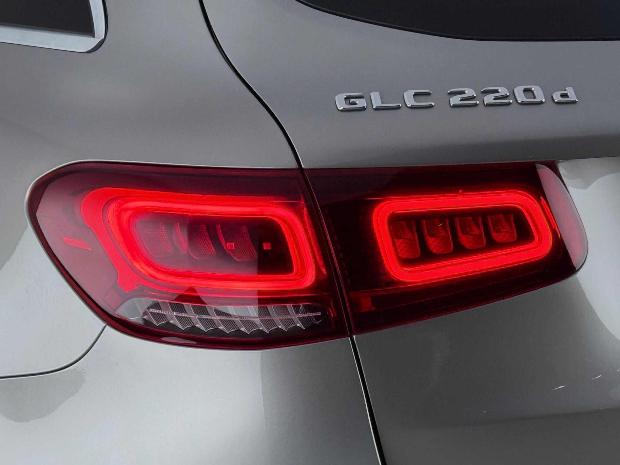 Mercedes-Benz GLC view 12