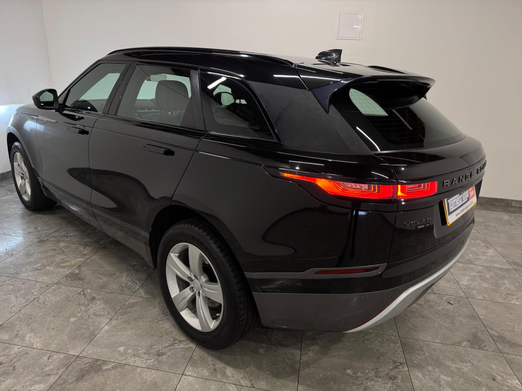 Land Rover Range Rover Velar view 4