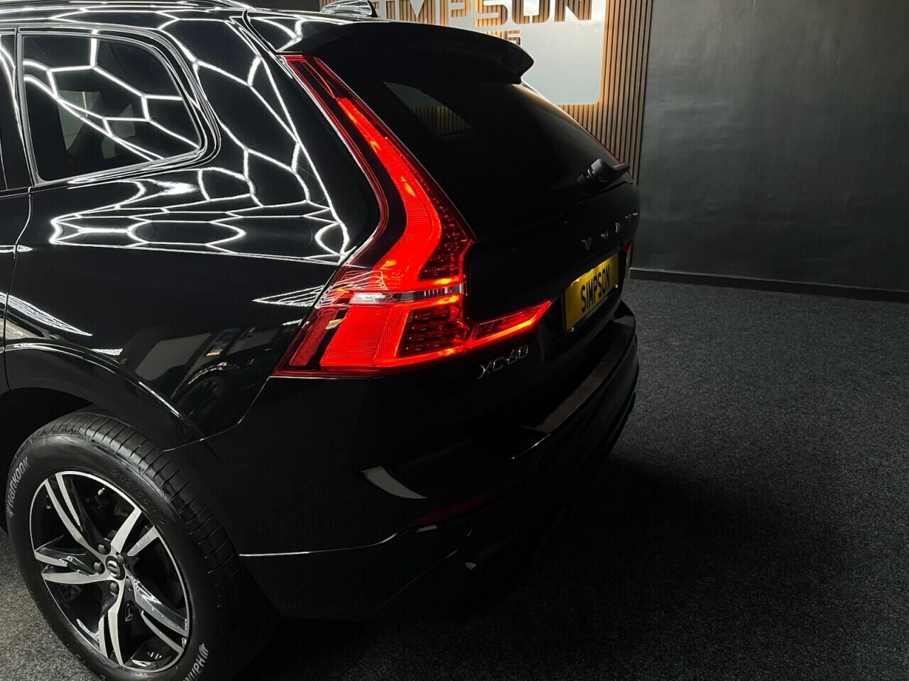 Volvo XC60 view 8
