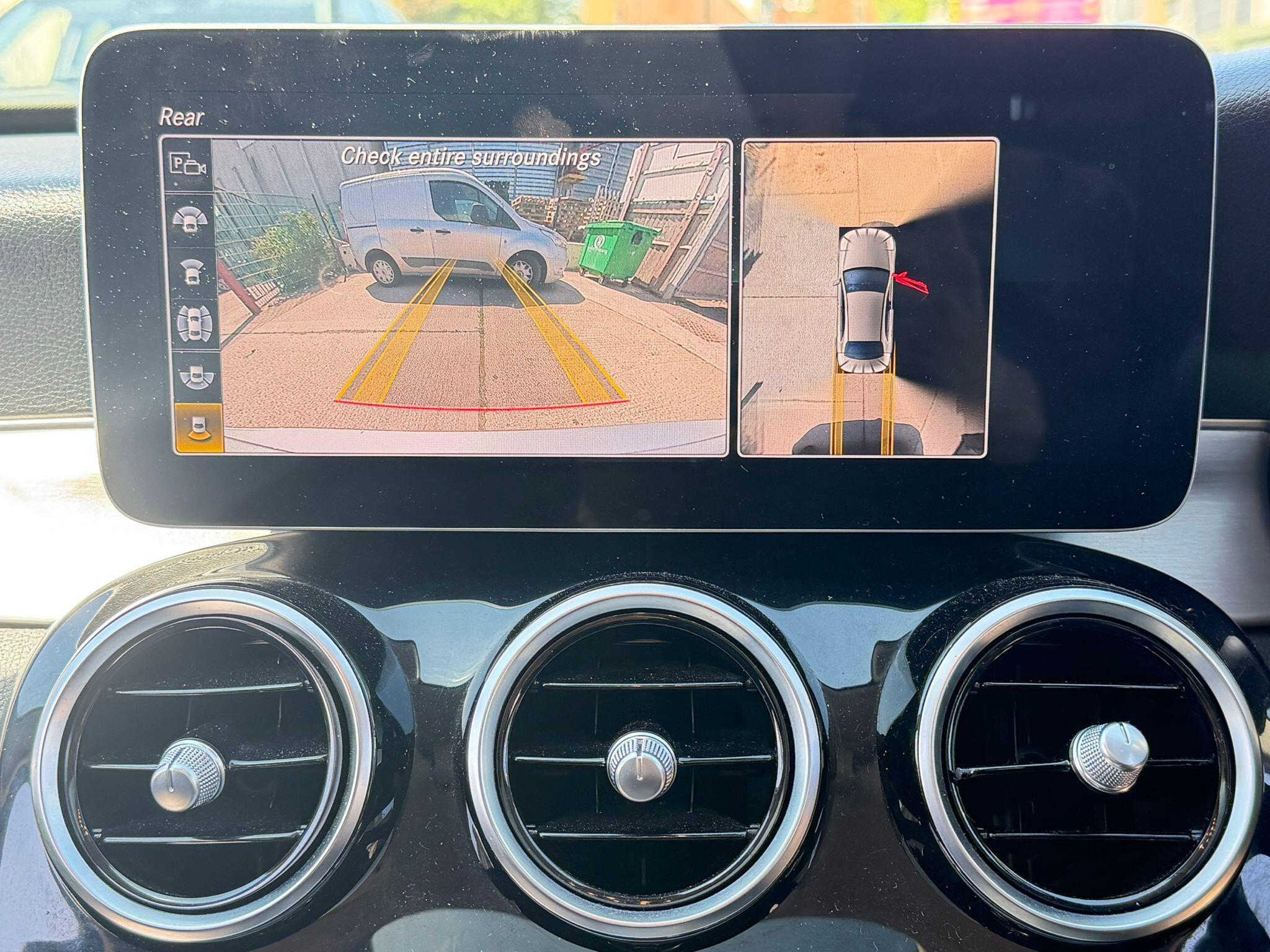 Mercedes-Benz C-Class view 27