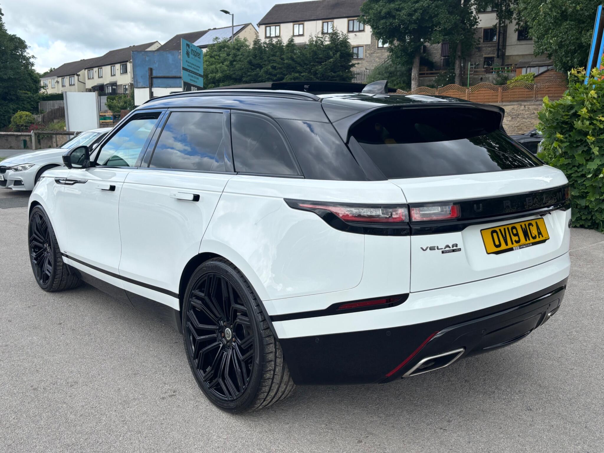 Land Rover Range Rover Velar view 4