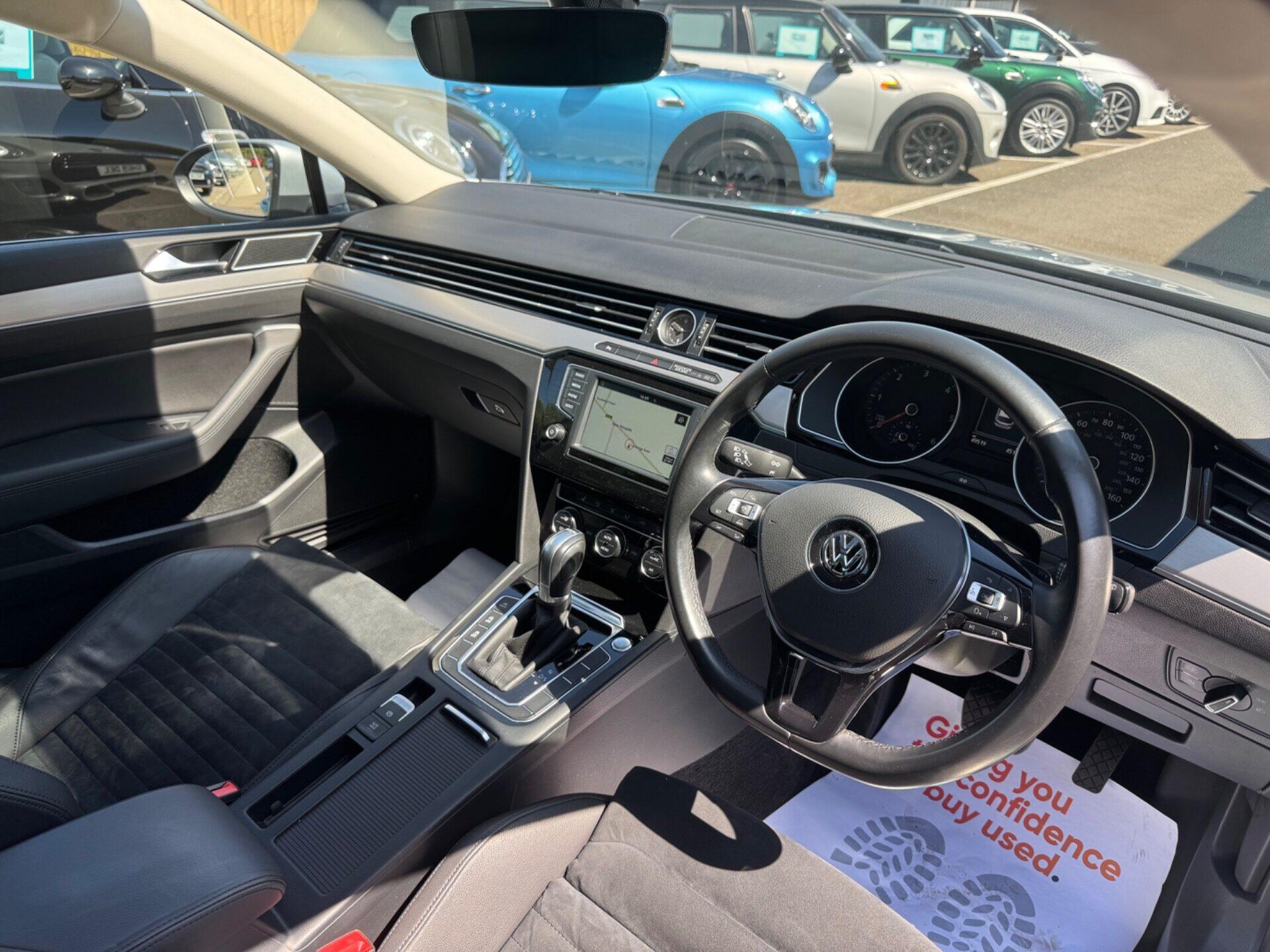 Volkswagen Passat view 47