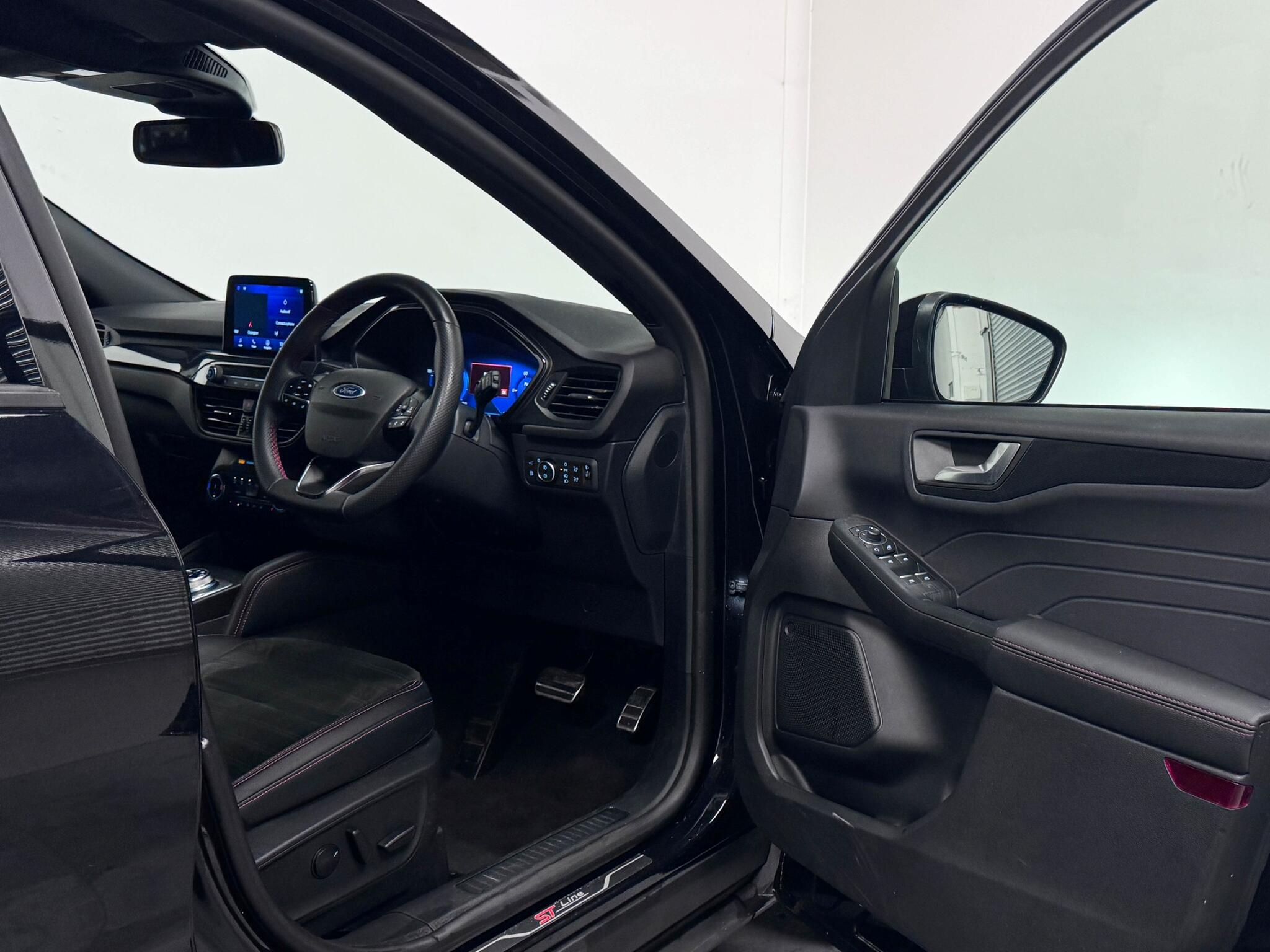 Ford Kuga view 32