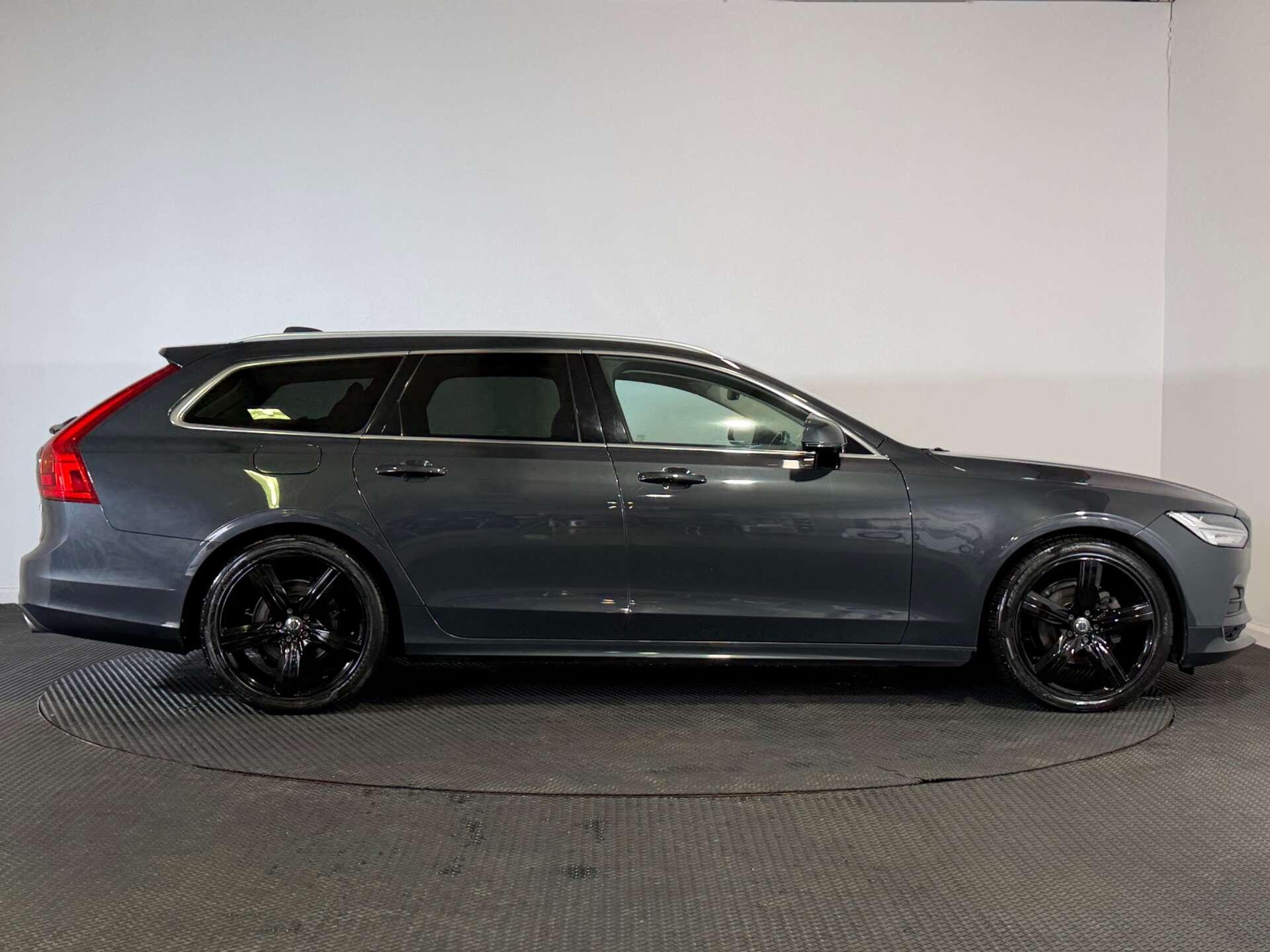 Volvo V90 view 8