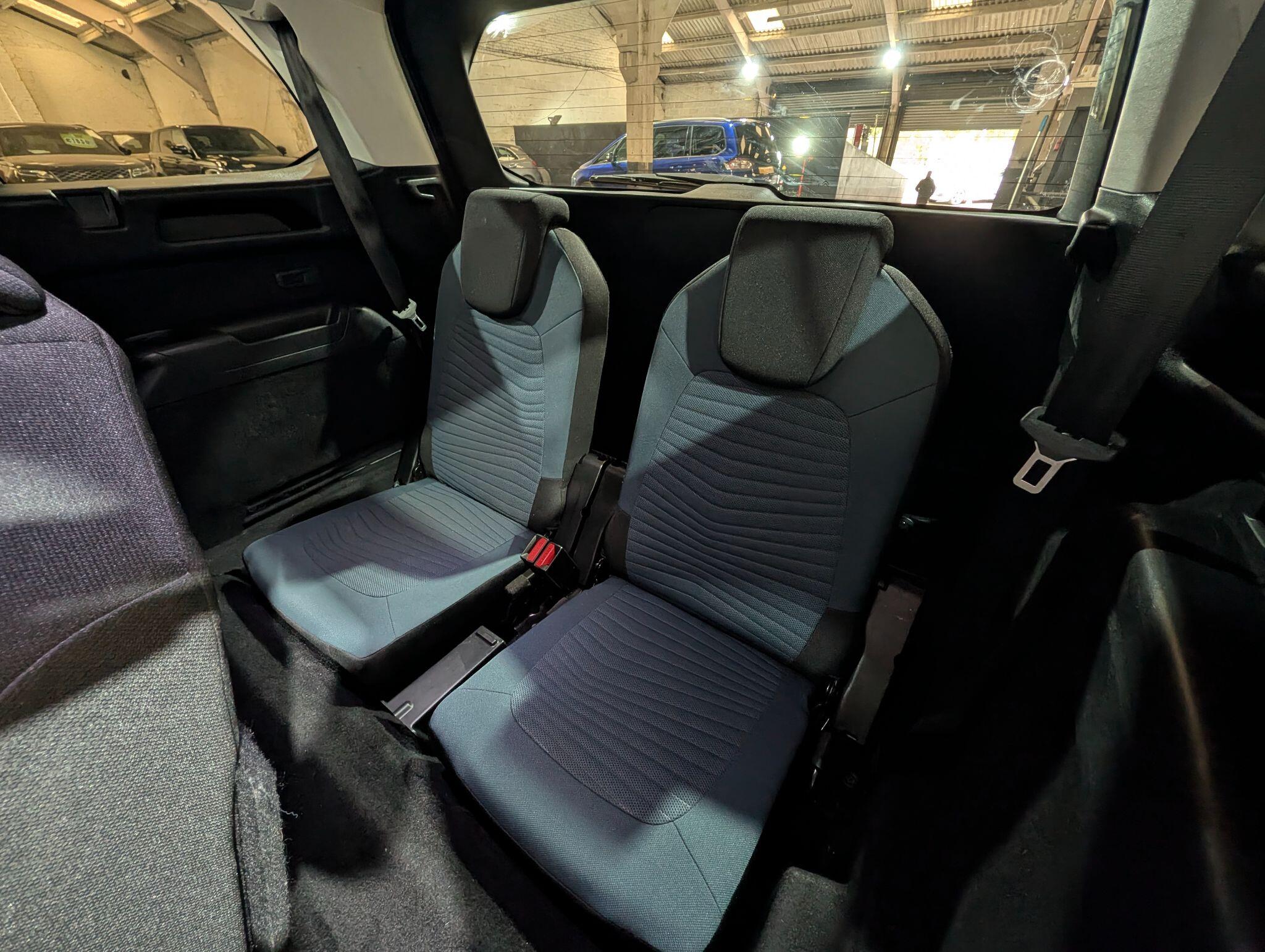 Citroen Grand C4 Picasso view 74