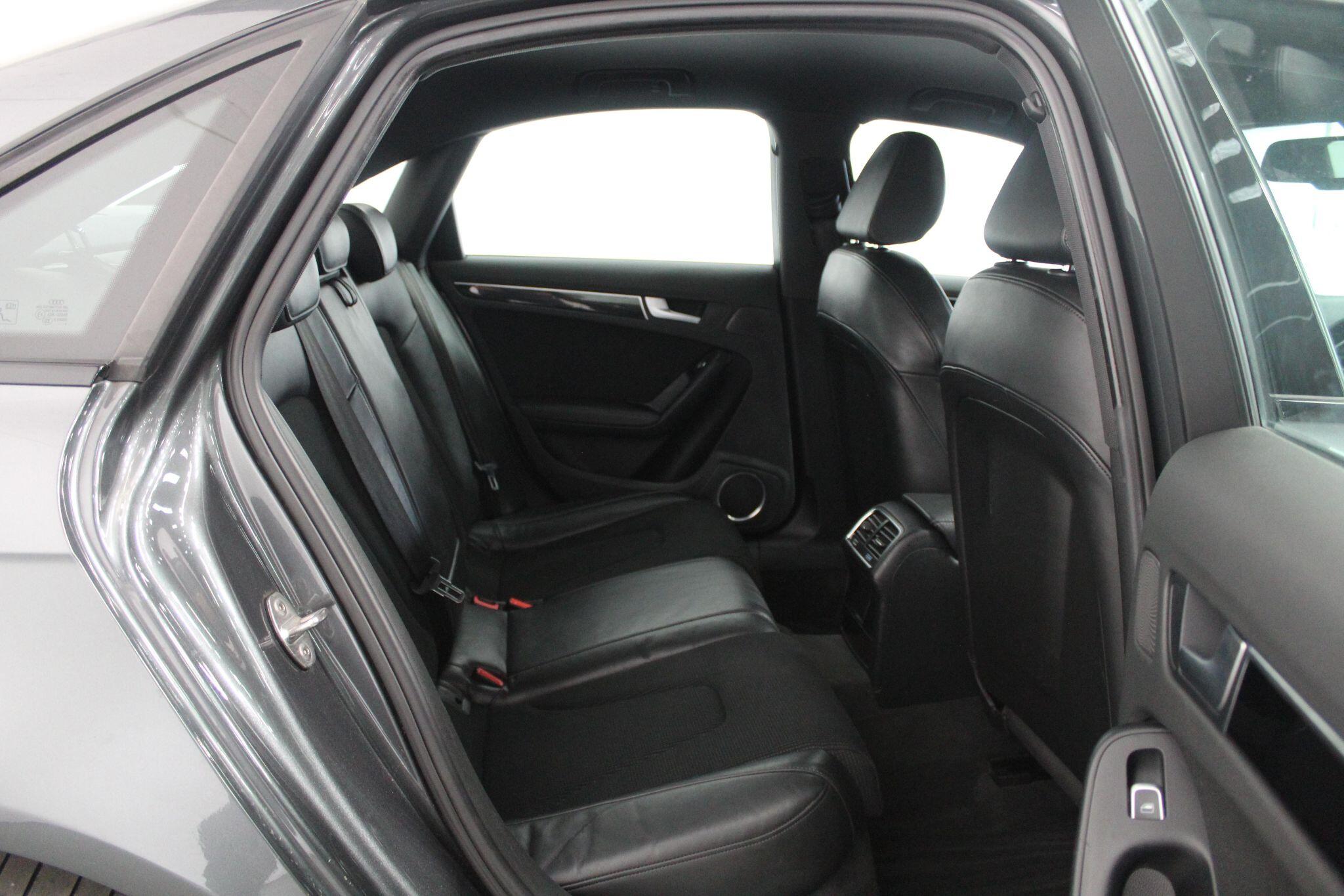 Audi A4 view 52