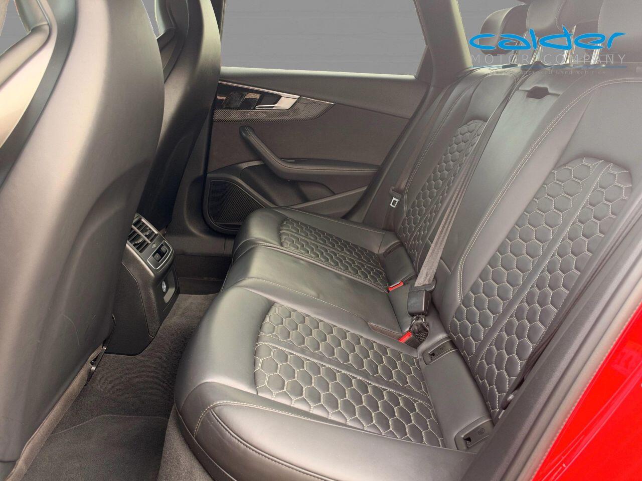 Audi RS4 view 40