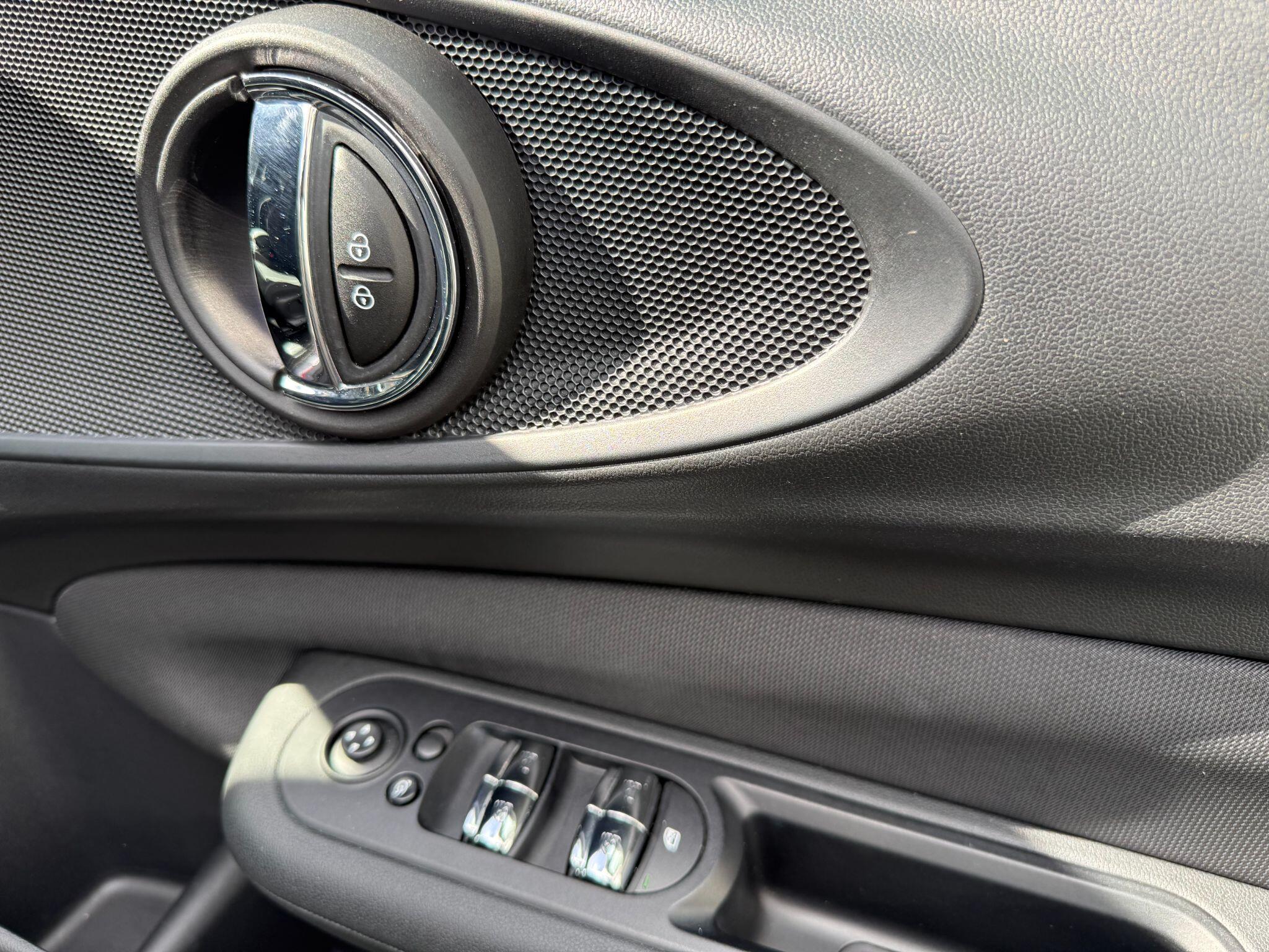 Mini Clubman view 38