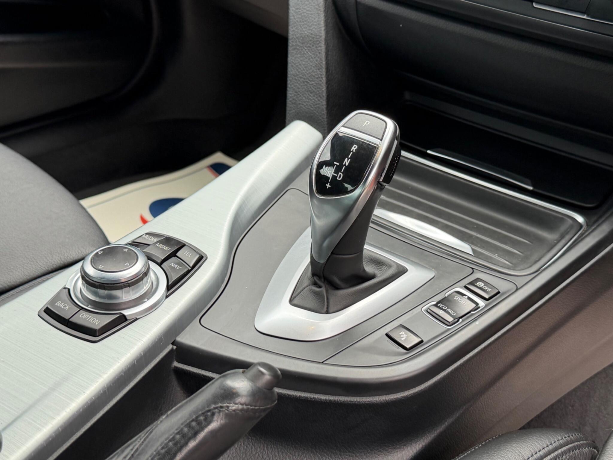 BMW 3 Series view 20