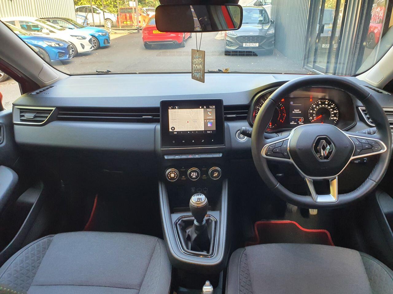 Renault Clio view 2