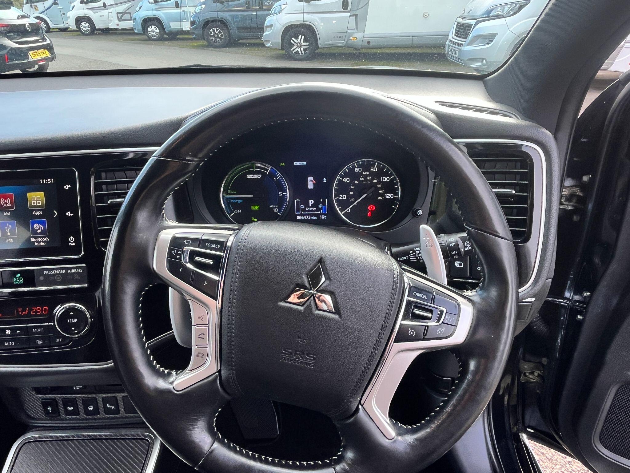 Mitsubishi Outlander view 20