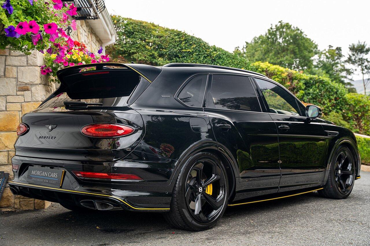 Bentley Bentayga view 8