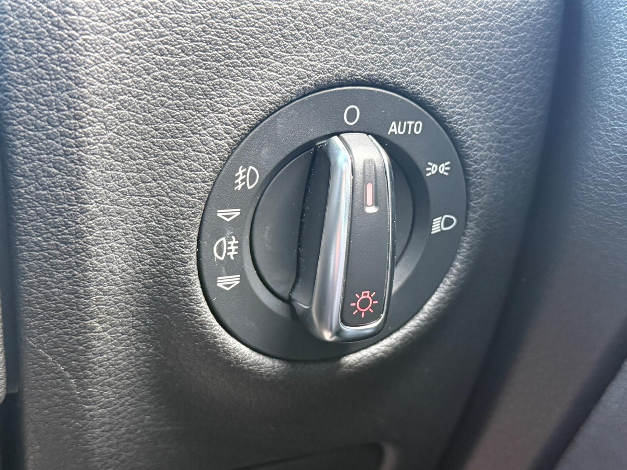 Audi Q7 view 18