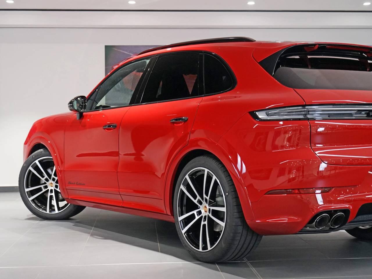 Porsche Cayenne view 11