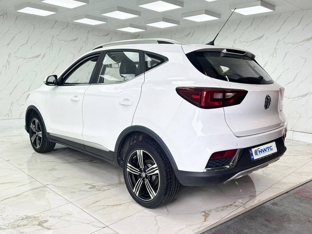 MG ZS view 8