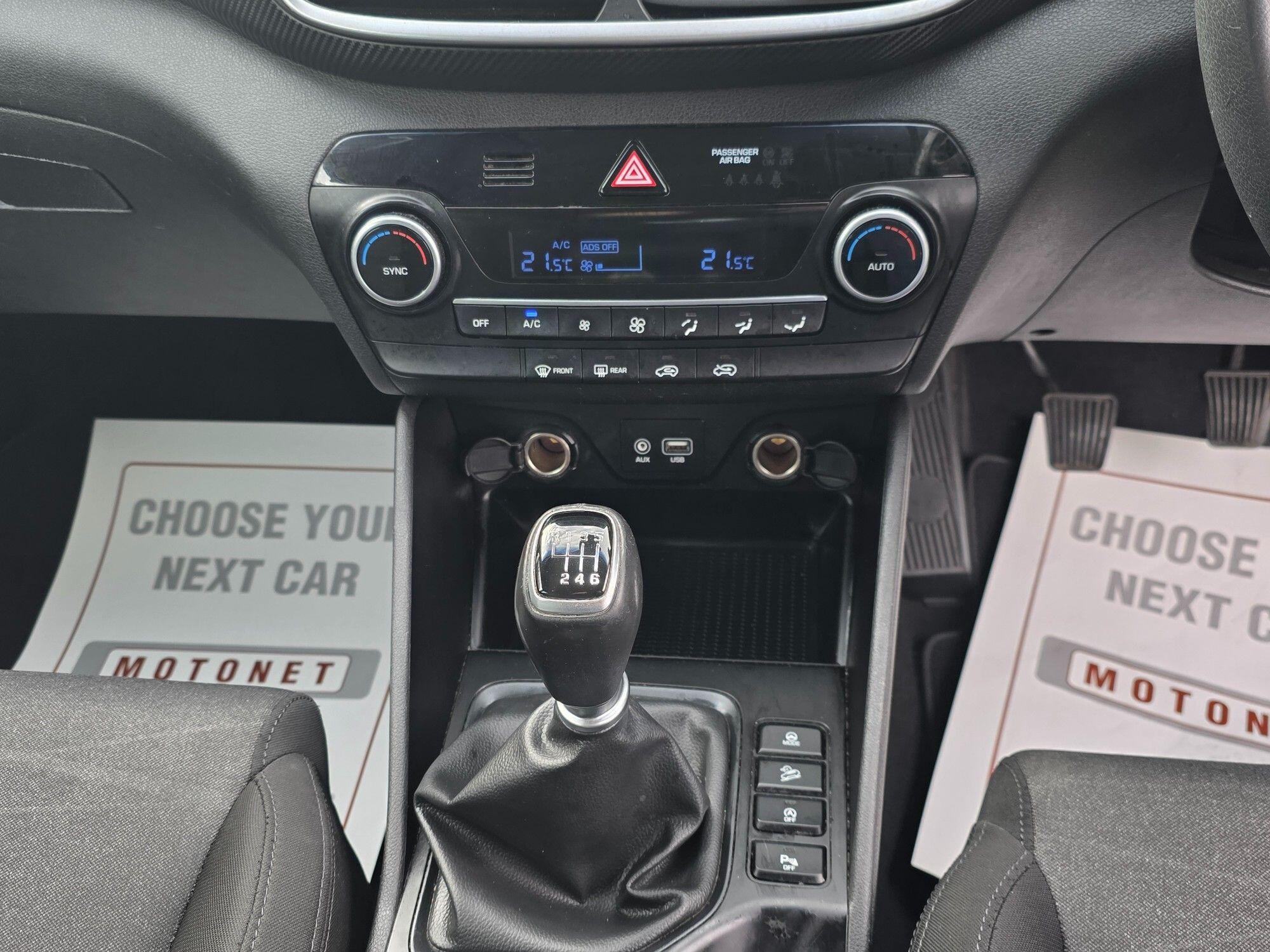 Hyundai Tucson view 3