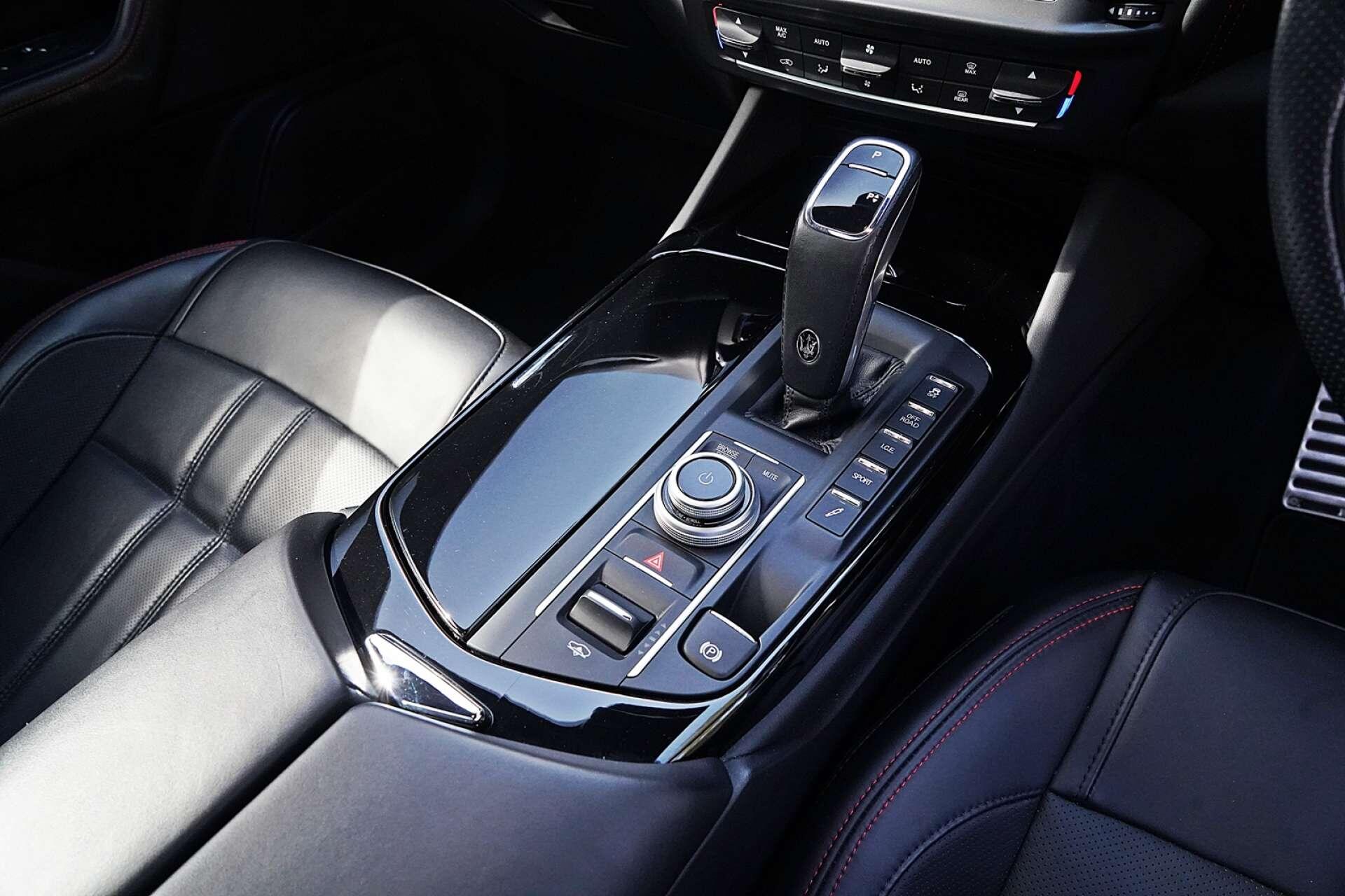 Maserati Levante view 19