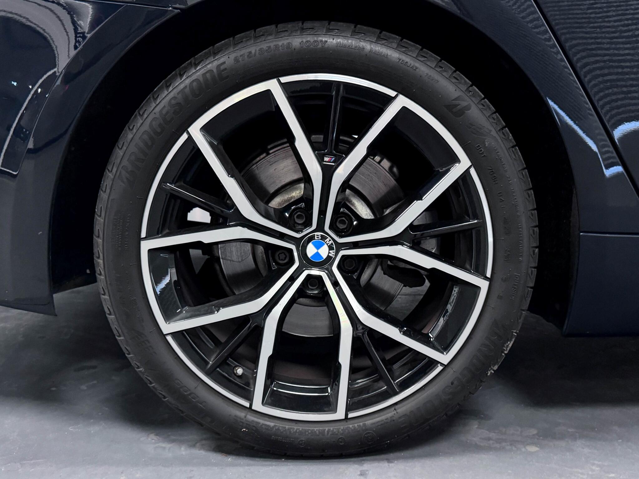 BMW 5 Series view 54