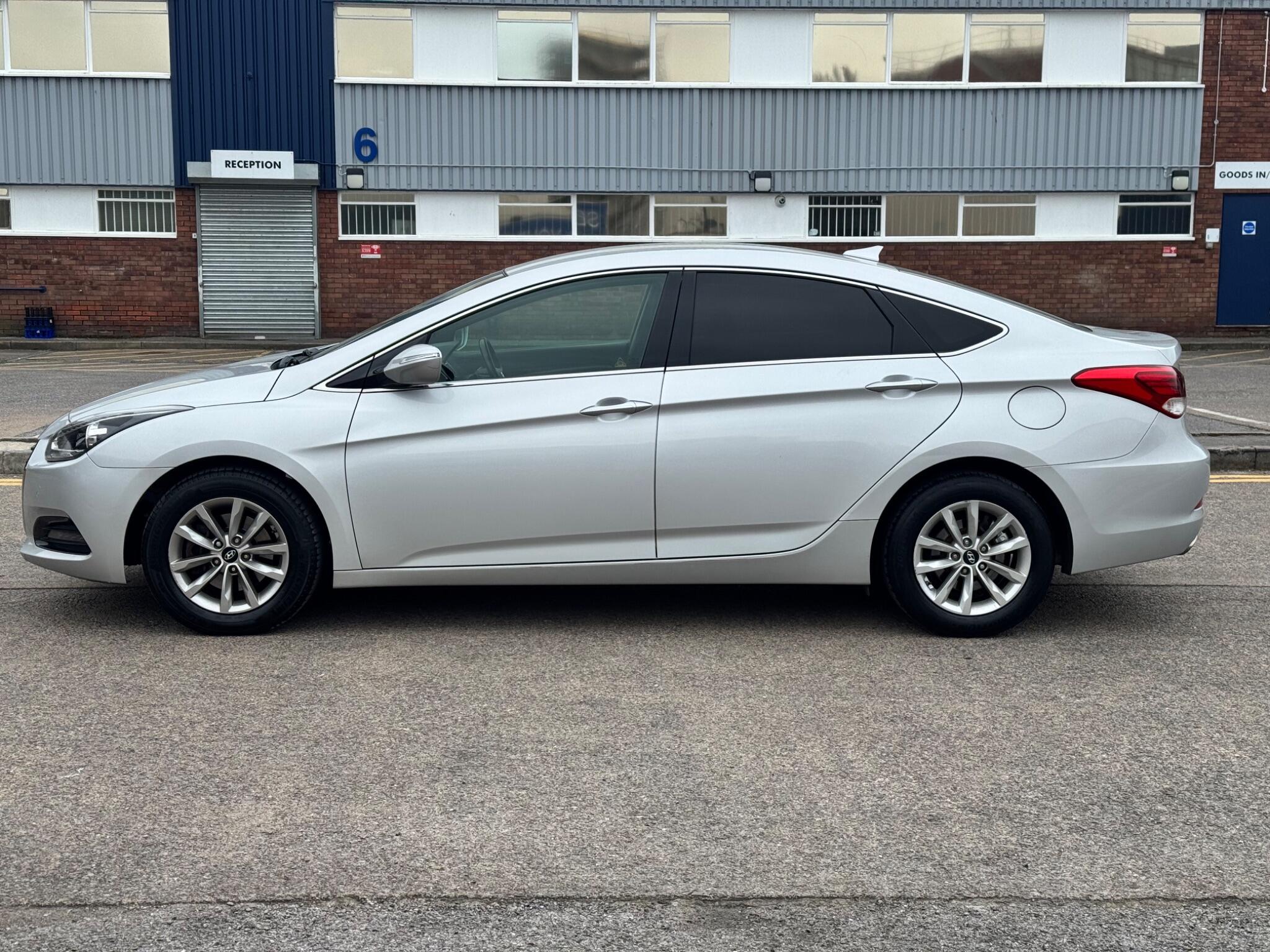 Hyundai i40 view 3