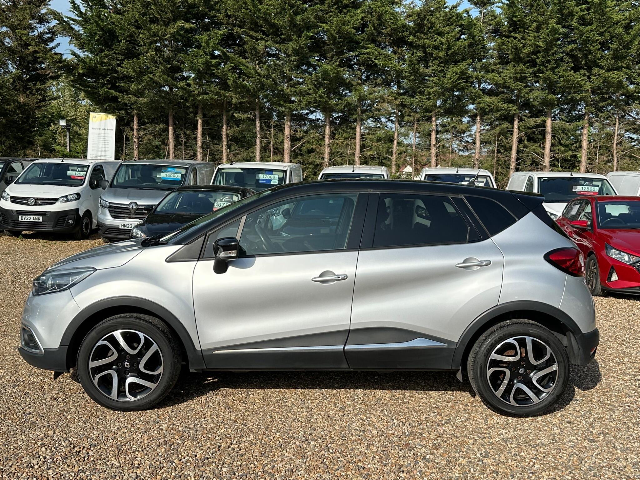 Renault Captur view 2