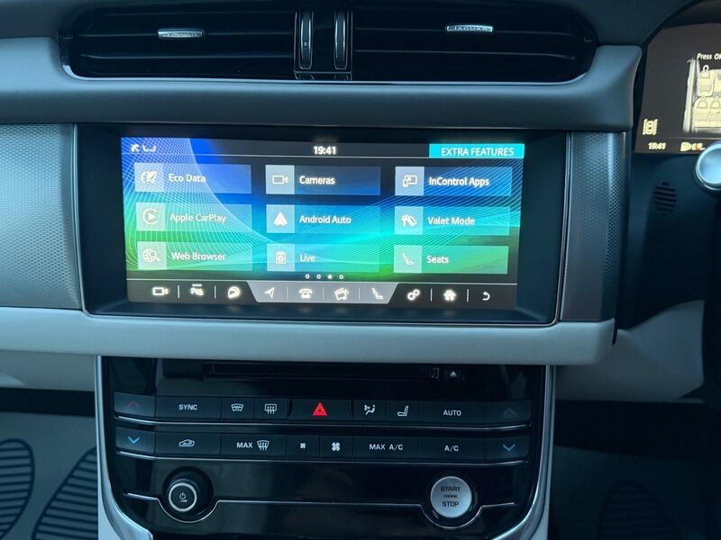 Jaguar XF view 45