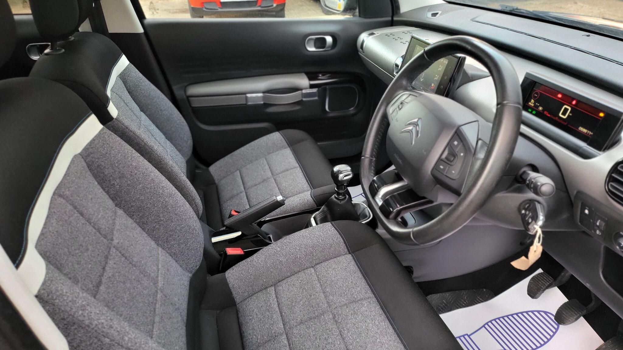 Citroen C4 Cactus view 11