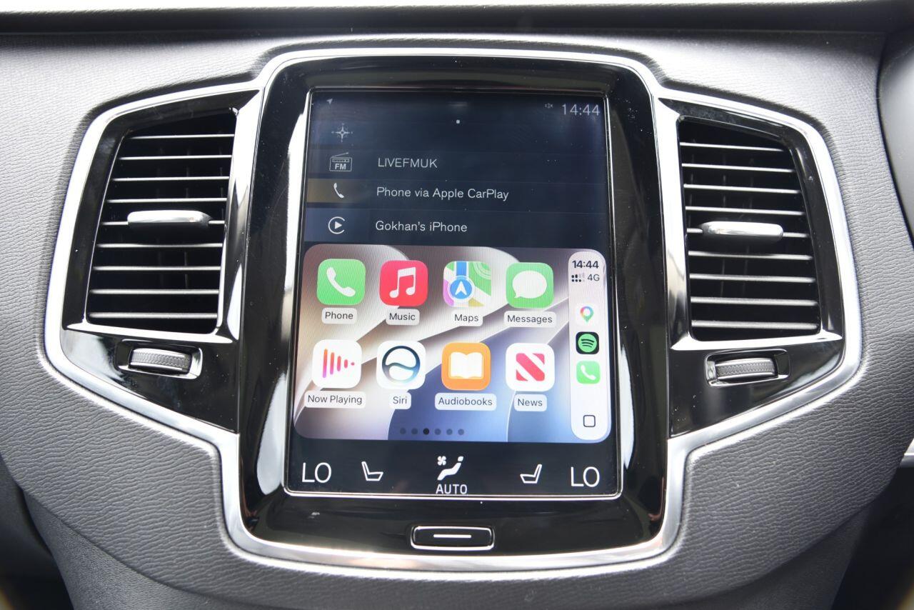Volvo XC90 view 11