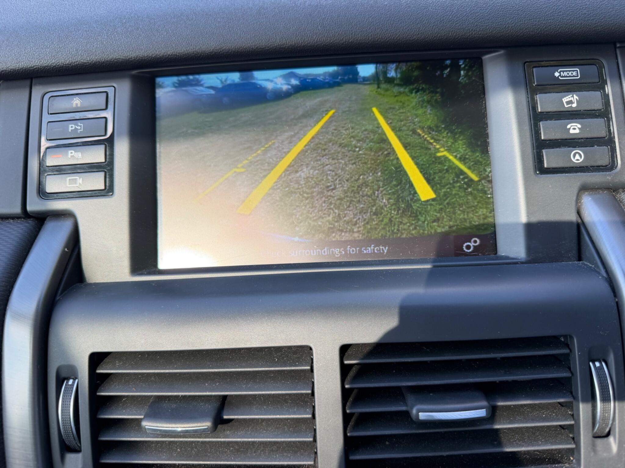 Land Rover Discovery Sport view 31