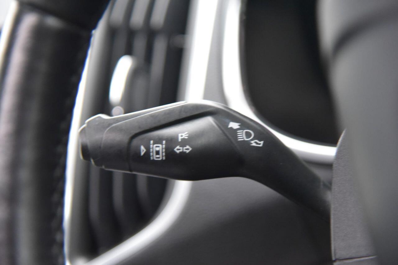 Ford Galaxy view 41