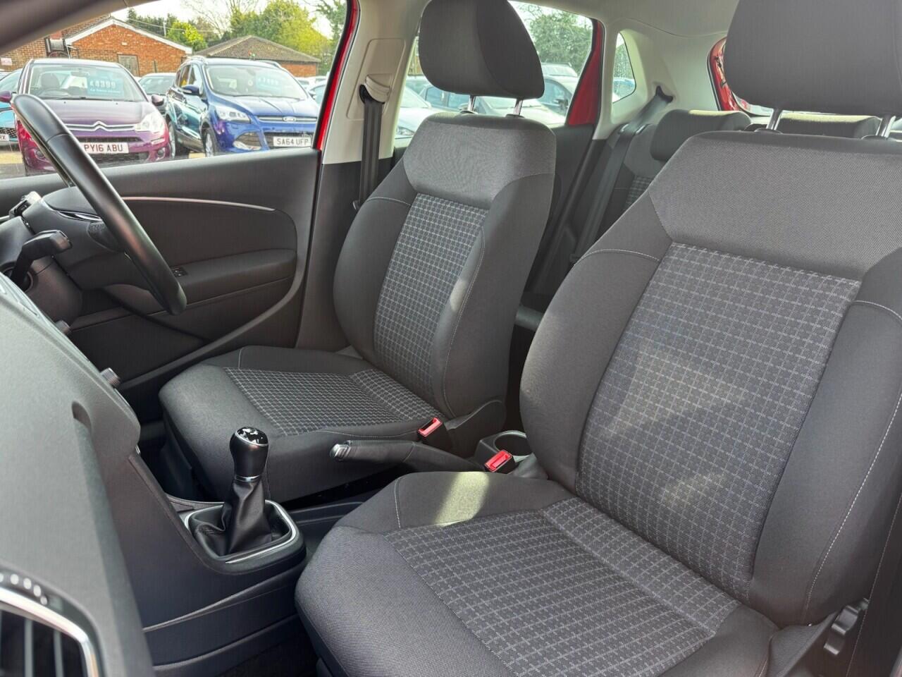 Volkswagen Polo view 21