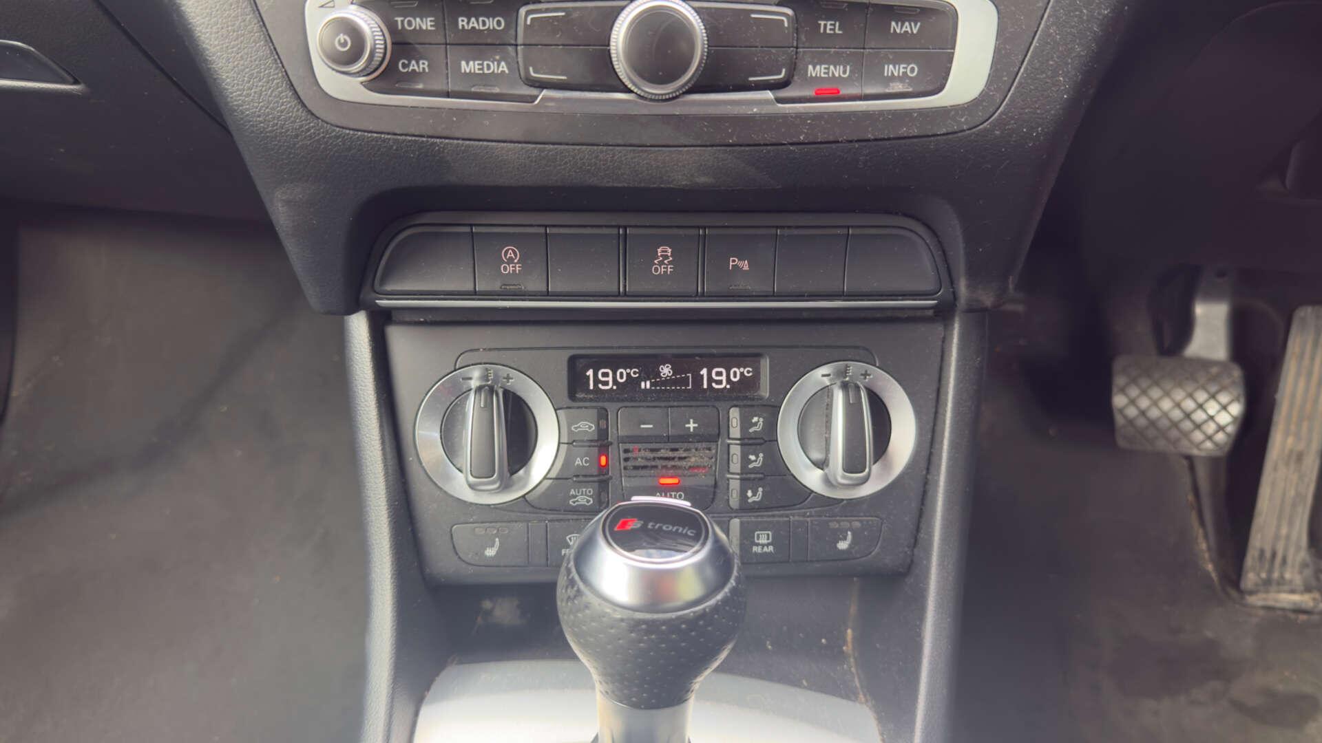 Audi Q3 view 30