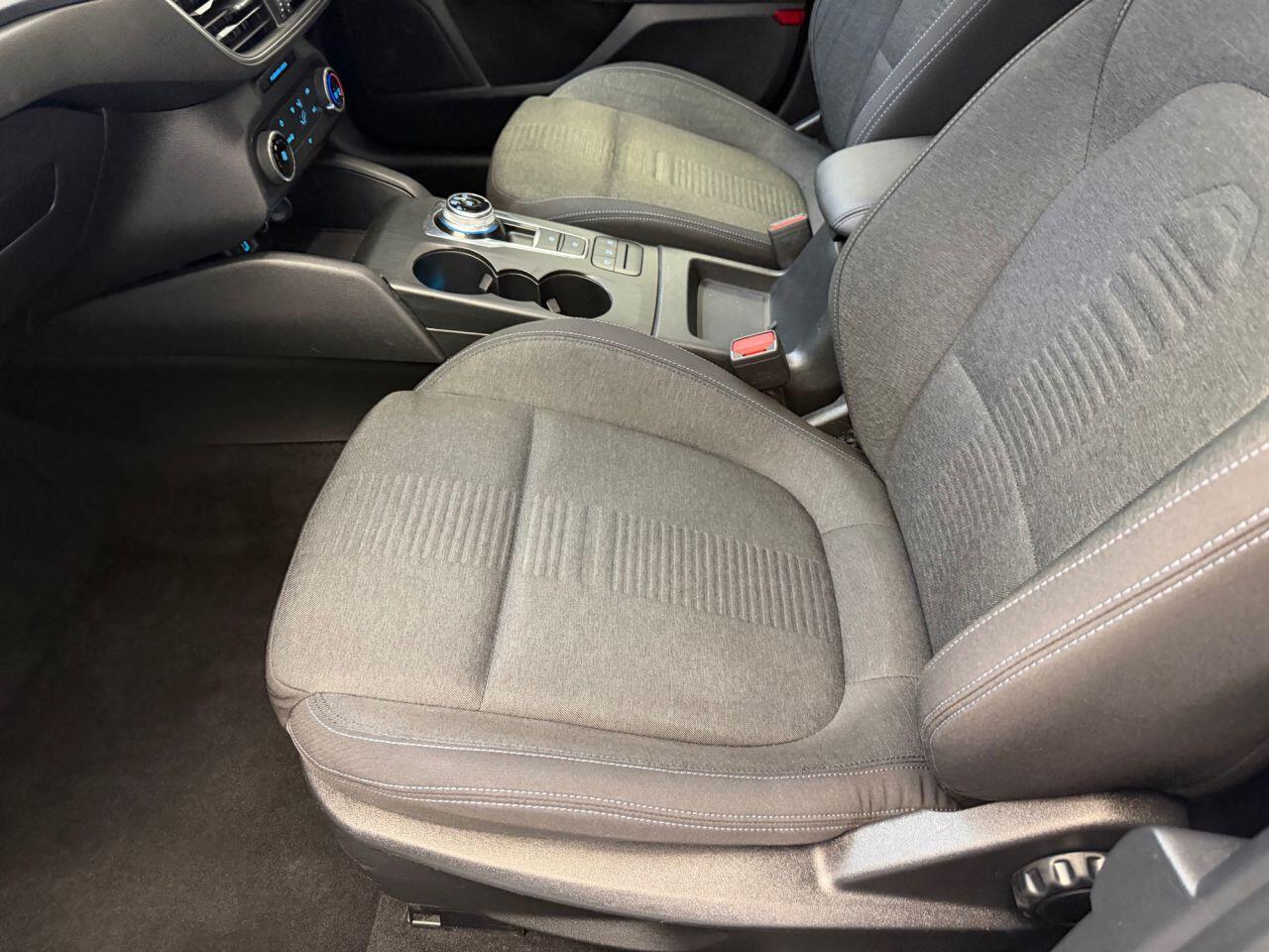 Ford Focus view 20