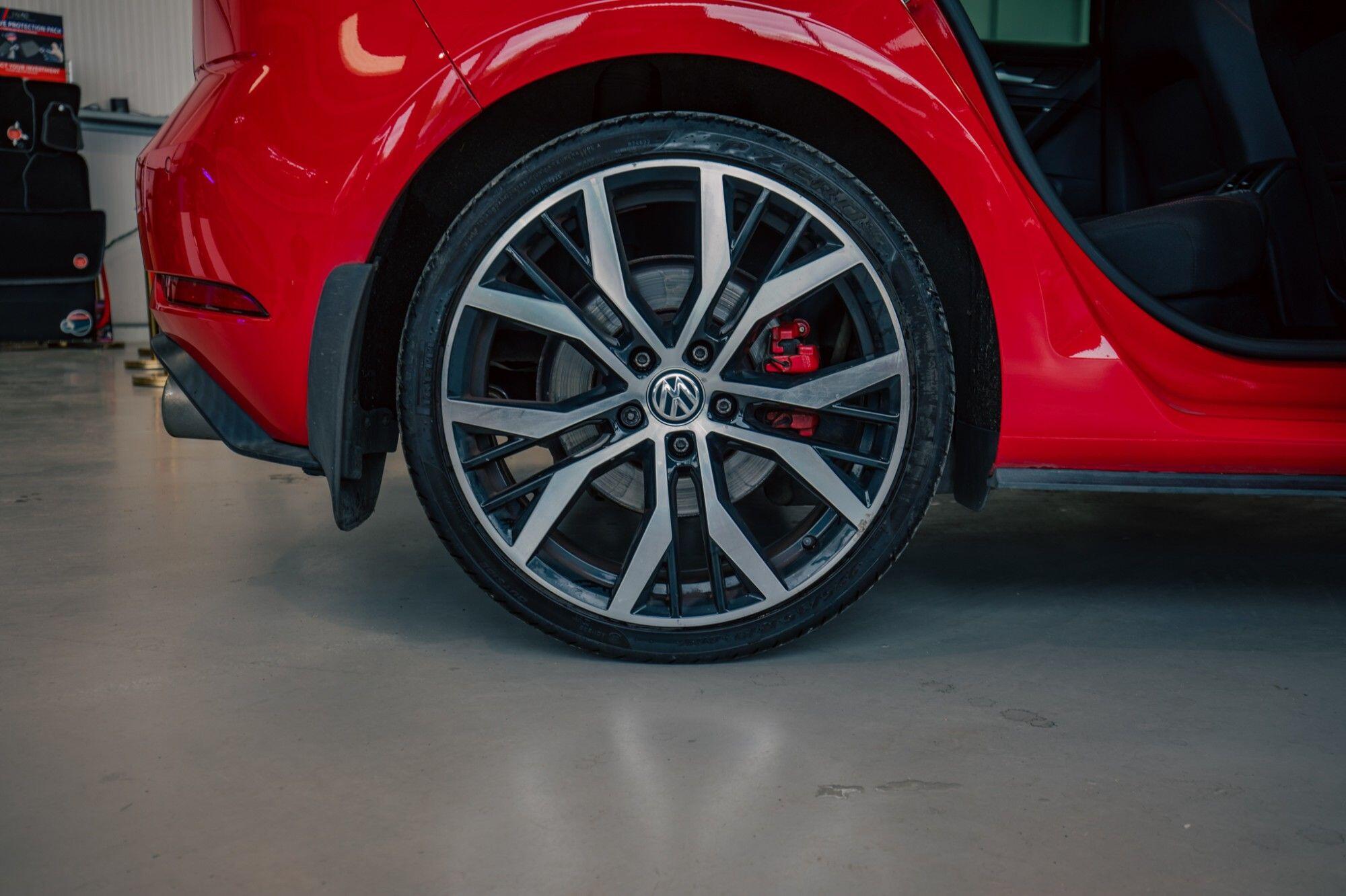 Volkswagen Golf view 6
