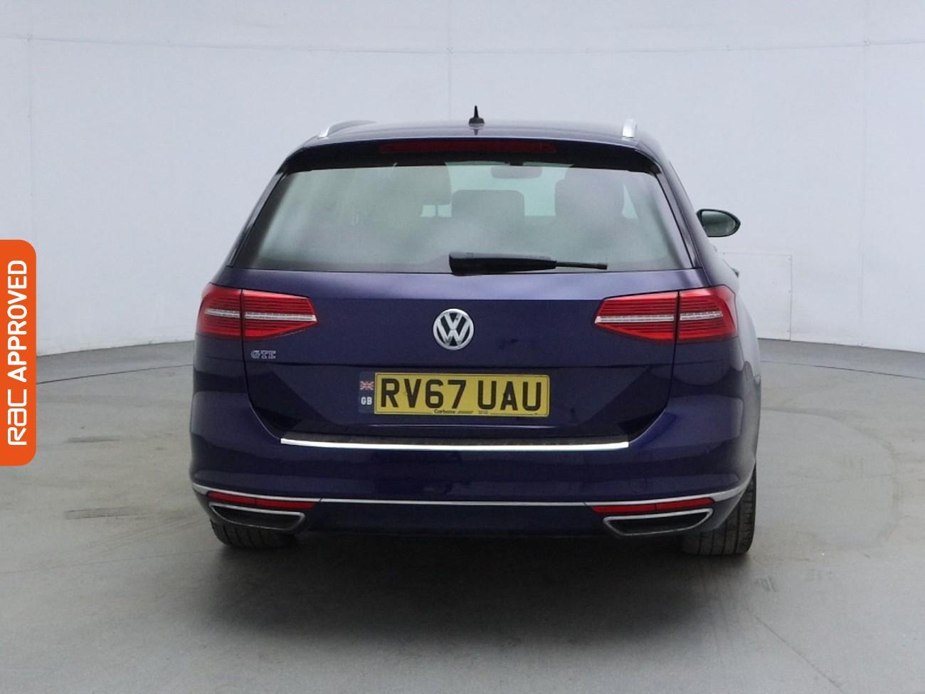 Volkswagen Passat view 9