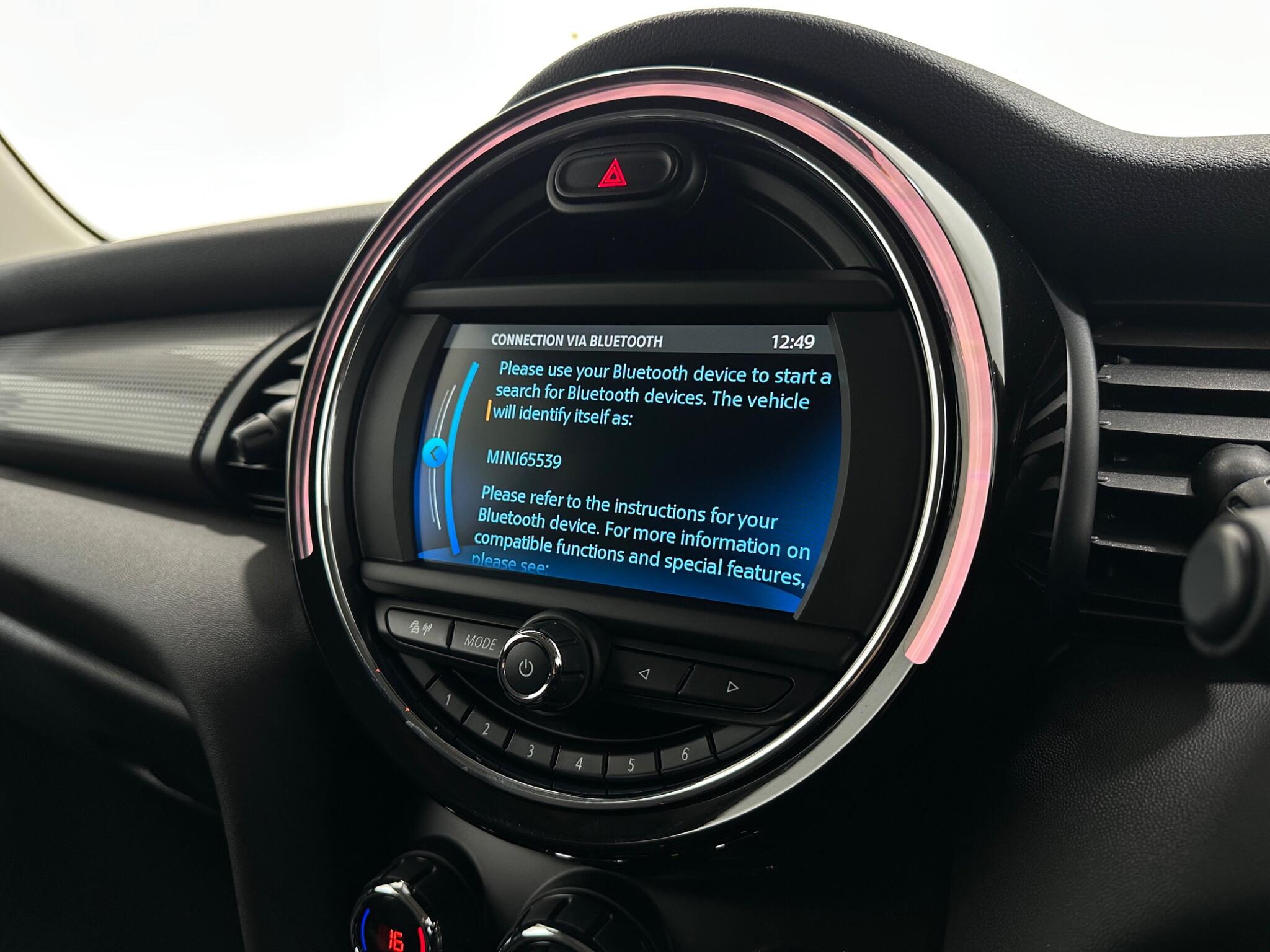 Mini Hatch view 23