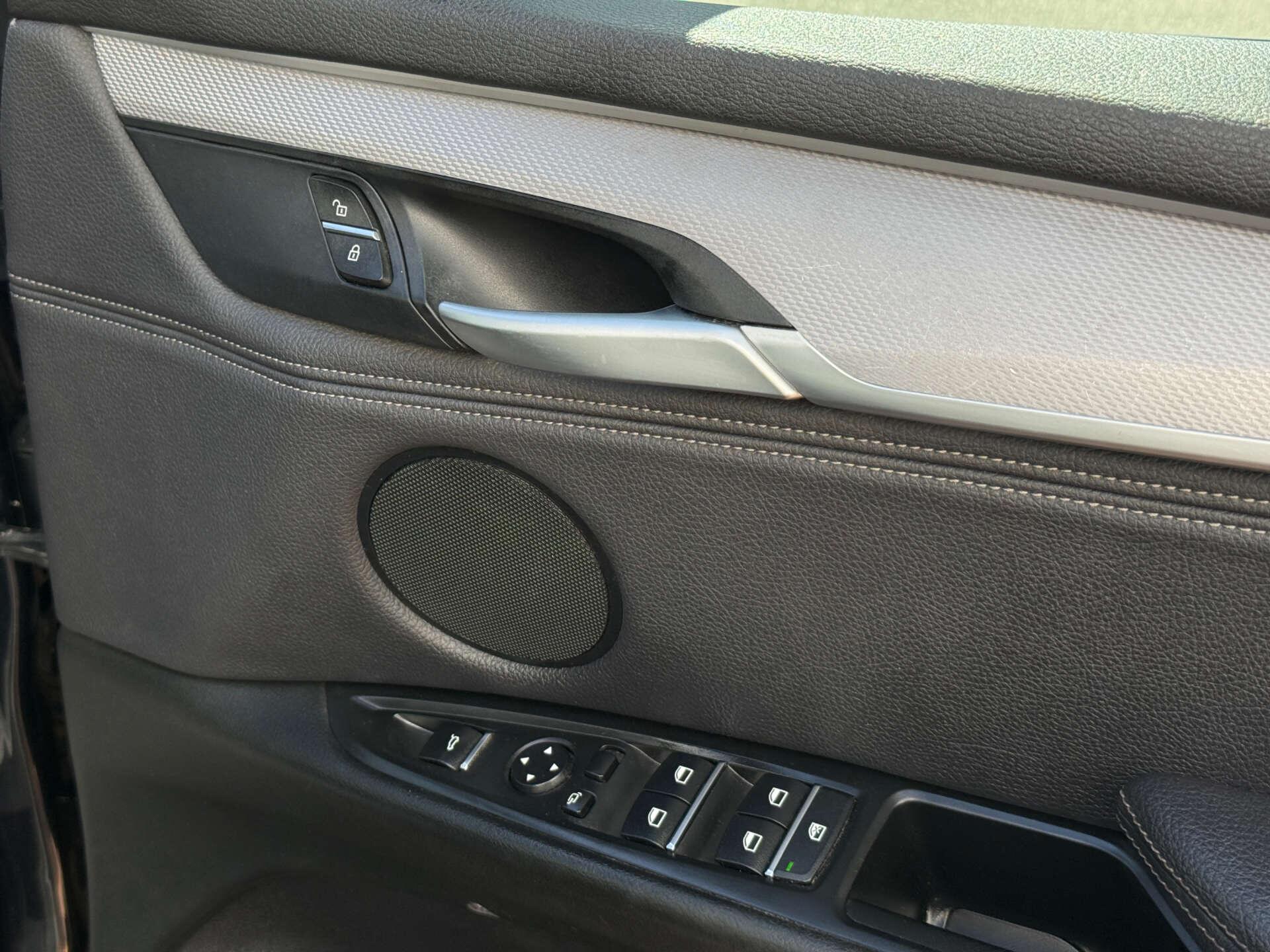 BMW X5 view 19