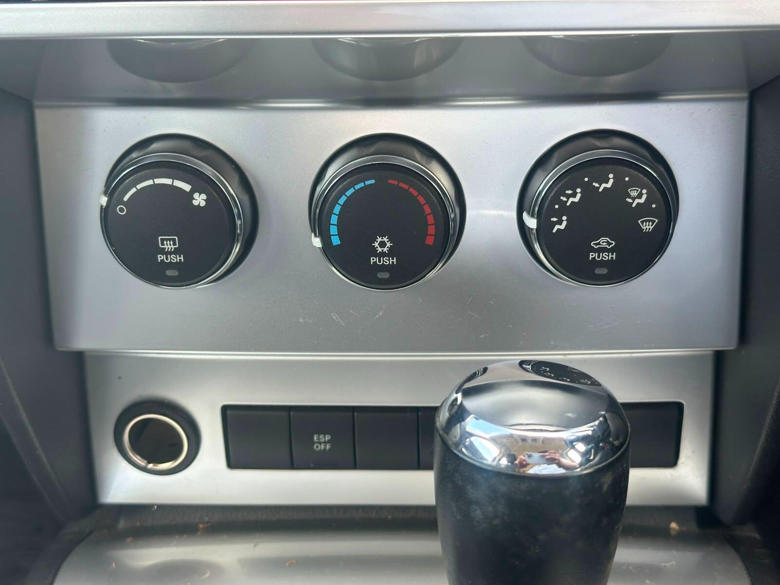 Dodge Nitro view 13
