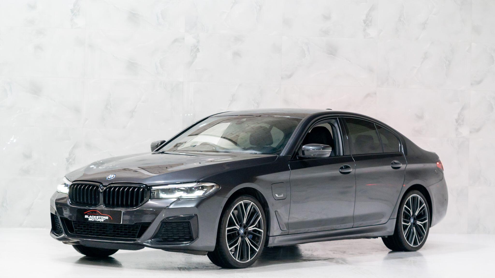 BMW 5 Series view 3