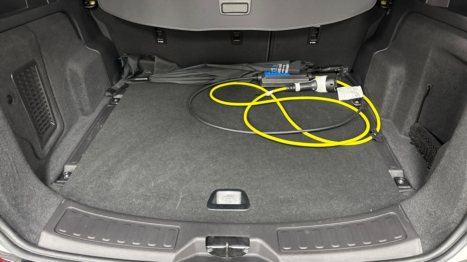 Land Rover Discovery Sport view 10