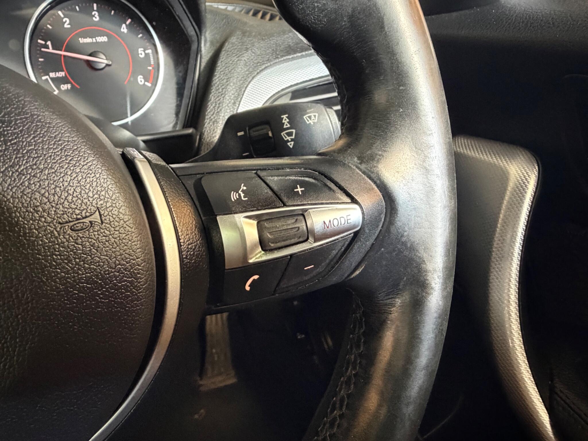BMW 1 Series view 24