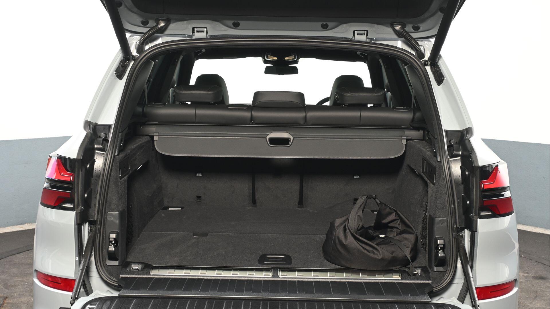 BMW X5 view 13